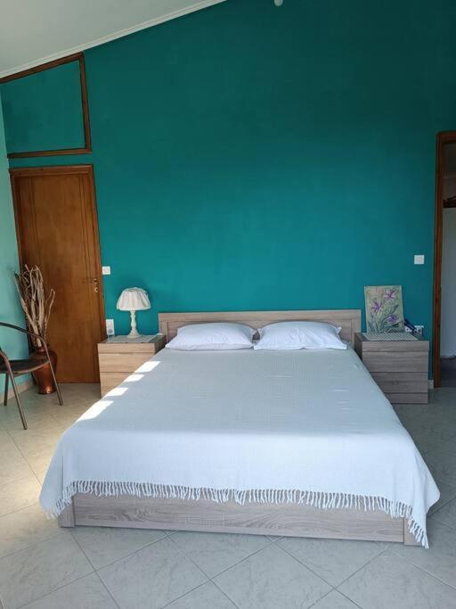 Ολόκληρος Όροφος Αγροτική Οικία Appartement Néos Pírgos Buitenkant foto